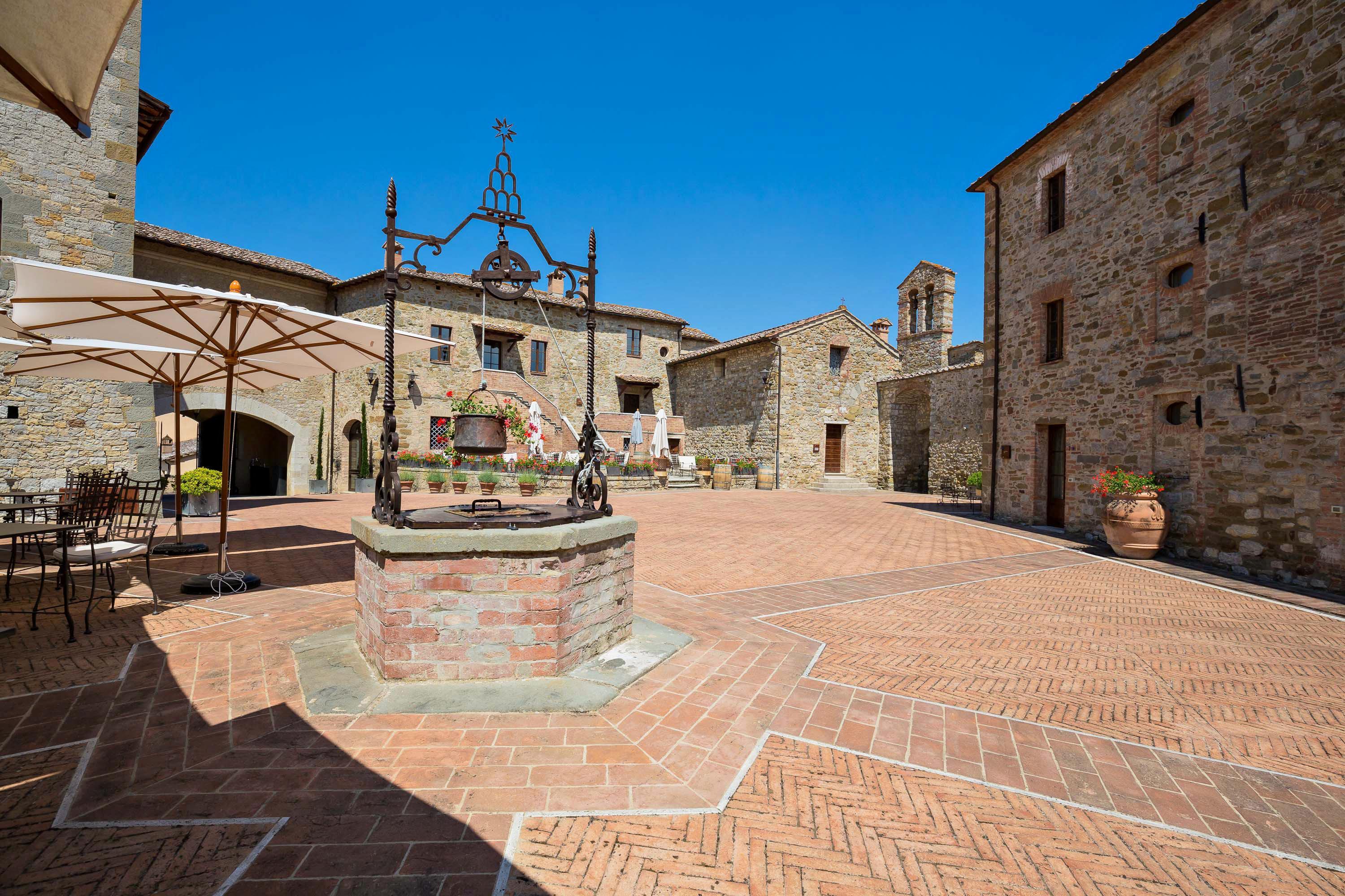 Castel Monastero - The Leading Hotels Of The World Кастельнуово-Берарденга Экстерьер фото